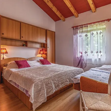 Holiday home 2 Bedroom Amazing Home In Rakotule