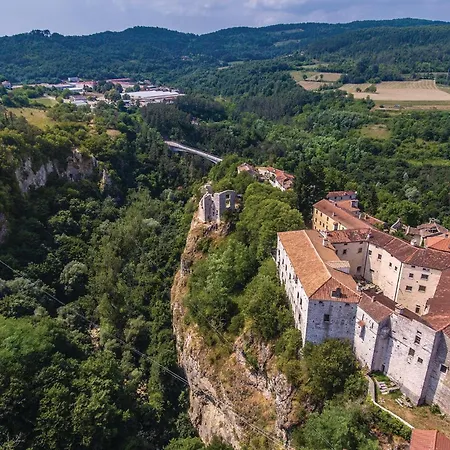 Radoslavi V Casa de Férias